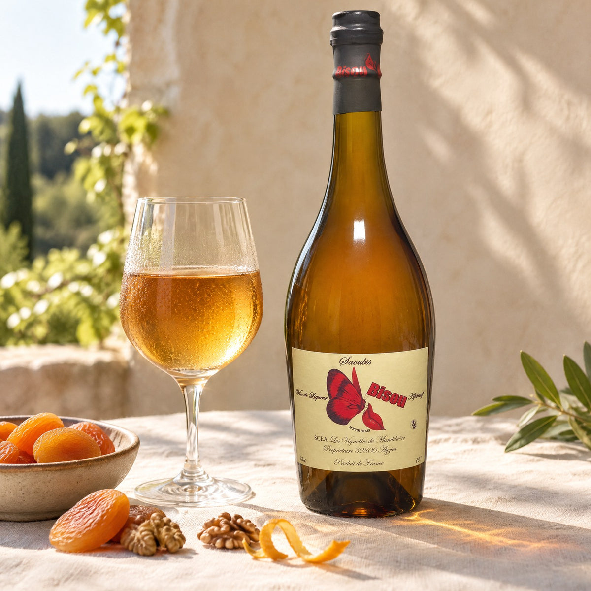 Verre de Bisou, abricots secs, noix et zeste d'orange